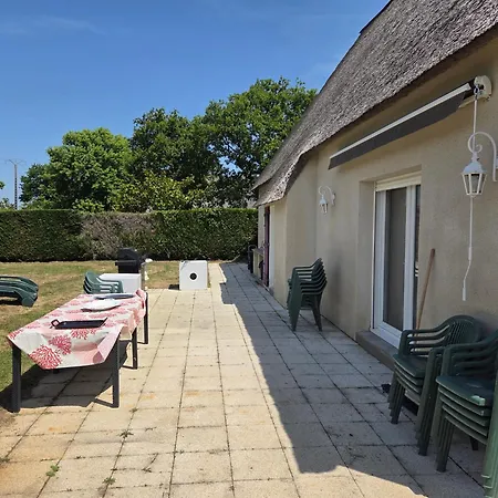 La Chaumiere Du *